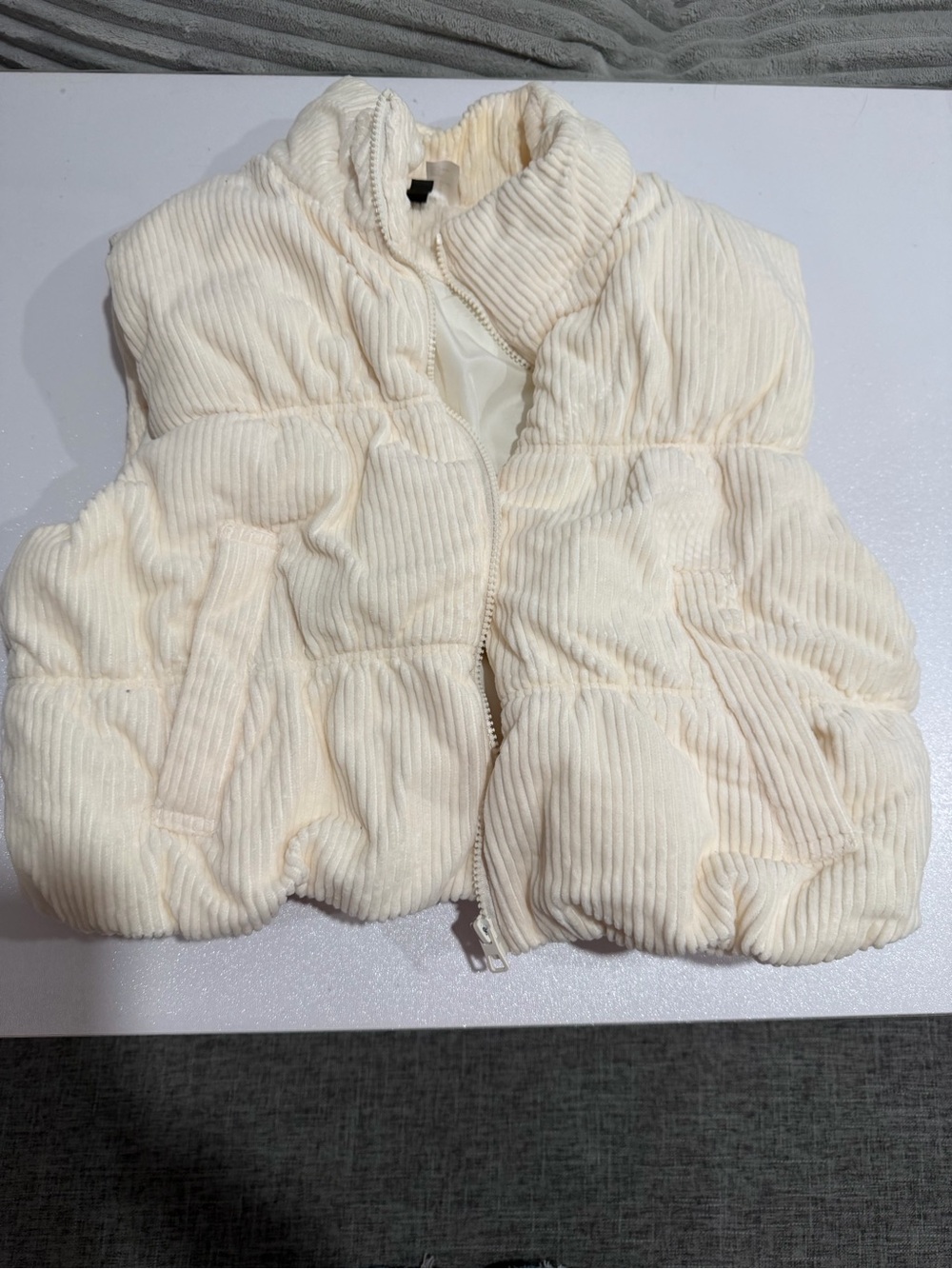 H&M Divided Cream Ribbed Plush Vest